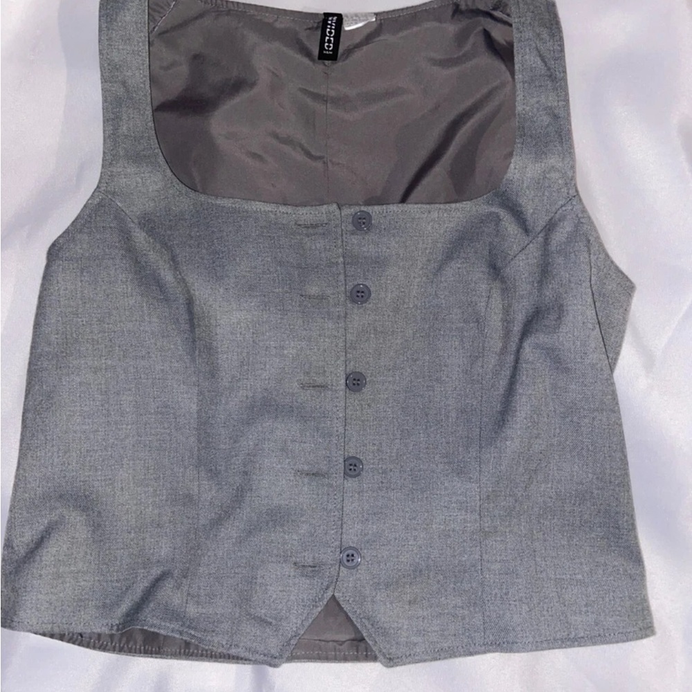 H&M Gray Button-Up Blouse